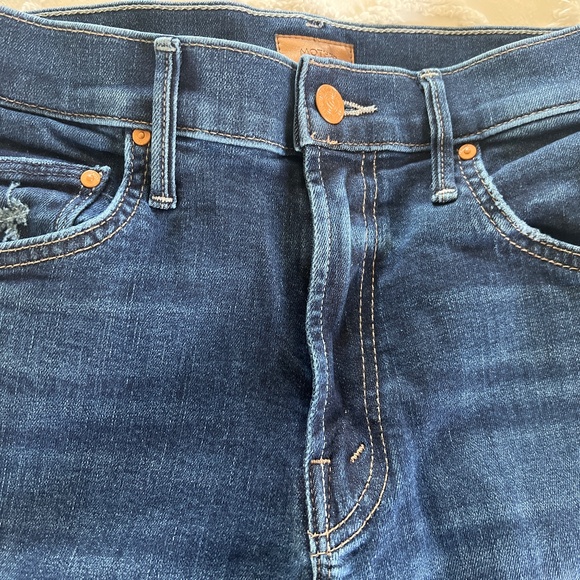 Mother denim 26 The Insider Crop step fray teaming up dark wash EUC - Picture 5 of 6